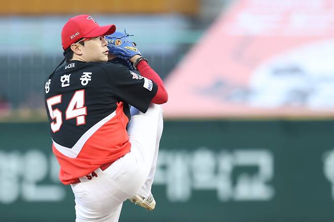 올 시즌 마운드에서 다소 고전한 양현종의 피칭 모습. KIA 제공