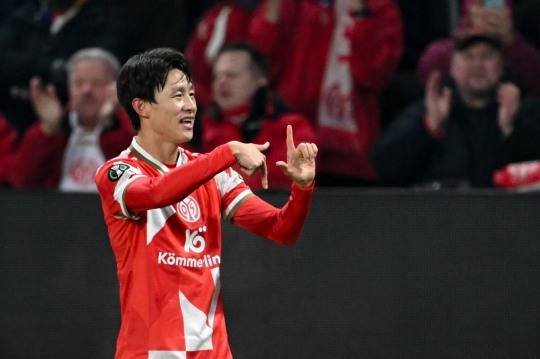 동점골 도움에 역전 결승골을 책임진 마인츠 이재성. 사진[EPA=연합뉴스]