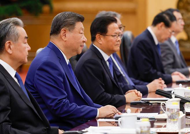 시진핑 중국 국가주석이 지난 4일 중국 베이징에서 미하일 미슈스틴 러시아 총리와 회담하고 있다. [타스]