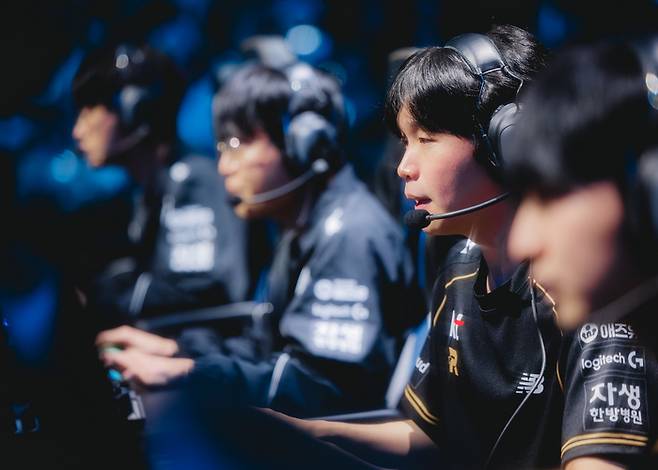 KT 롤스터 ‘비디디’ 곽보성이 29일 중국 상하이 메르세데스-벤츠 아레나에서 열린 2025 LoL 월드챔피언십 CFO와 8강전을 치르고 있다. 사진 | 라이엇 게임즈