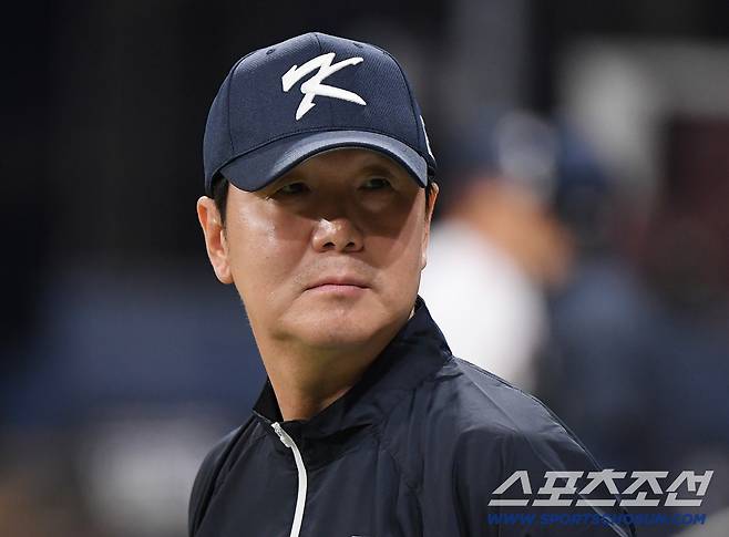 야구 국가대표팀이 7일 서울 고척스카이돔에서 훈련했다. 류지현 감독이 훈련을 지켜보고 있다. 고척=정재근 기자 cjg@sportschosun.com/2025.11.7/