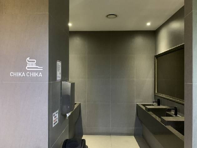 A designated area for toothbrushing inside the restroom of the study cafe It’s Real Time in Noryangjin, Seoul. (It’s Real Time)