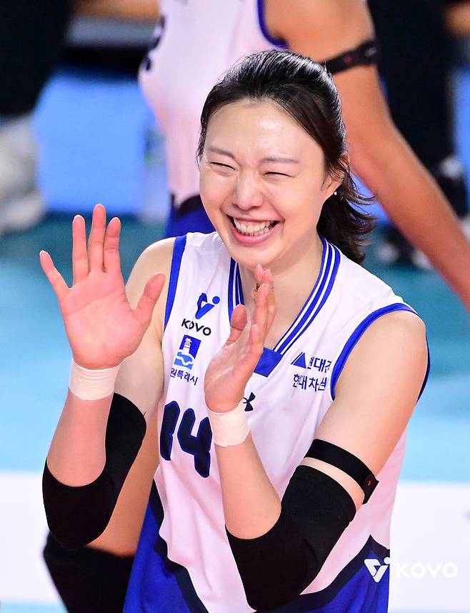 [서울=뉴시스]여자배구 현대건설 양효진, 8000득점 대기록. (사진=KOVO 제공)