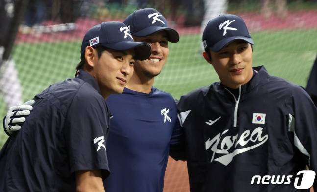 2023 WBC에서 함께 한 이정후(왼쪽부터), 토미 에드먼, 김하성. /사진=뉴스1 제공