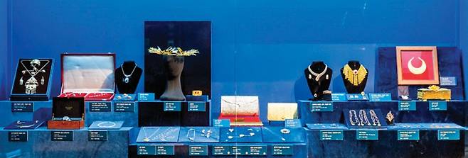 세종 대통령기록관 전시관에서는 역대 대통령이 각국 정상과 외교사절로부터 받은 선물들을 직접 볼 수 있다. 대통령기록관 제공