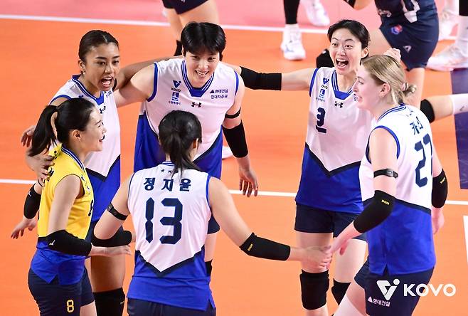 득점 후 기뻐하는 현대건설 선수들 [한국배구연맹 제공. 재판매 및 DB 금지]