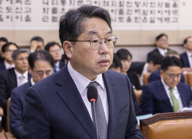 노만석 검찰총장 직무대행이 27일 서울 여의도 국회 법제사법위원회에서 열린 2025년 국정감사에서 기관 업무 보고를 하고 있다. (사진=연합뉴스)