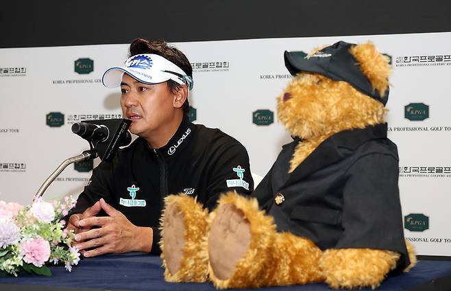 완벽한 코스 컨디션과 날씨 외에도 마스코트인 테디베어가 대회장 곳곳에 비치돼 어린이 팬들에게 좋은 추억을 선물하기도 했다. 사진 | KPGA