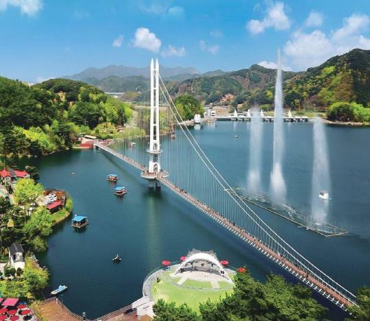 예당호출렁다리 전경.사진=예산군 제공