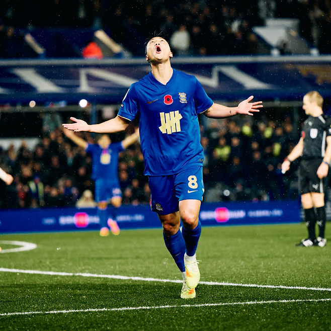 버밍엄 미드필더 백승호. 사진=버밍엄 SNS