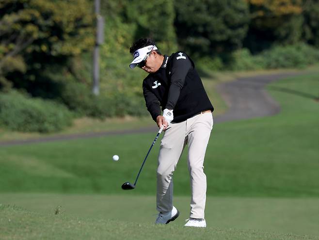 <yonhap photo-3541="">박상현이 9일 제주도 서귀포시 테디밸리 골프앤리조트에서 열린 한국프로골프(KPGA) 투어 챔피언십 인 제주 최종 라운드 4번홀에서 세컨샷을 하고 있다. 사진=KPGA 제공. </yonhap>