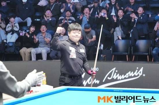 조명우가 9일 광주광역시 빛고을체육관에서 열린 ‘2025 광주3쿠션월드컵’ 준결승에서 멕스를 50:39로 꺾고 결승에 선착했다. 조명우는 자네티-호프만 승자와 오후 7시 결승전을 갖는다.