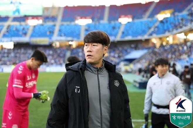 수원 FC 김은중 감독. 사진=한국프로축구연맹