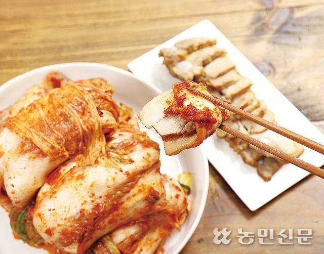 수육과 함께 먹어야 김장의 완성.