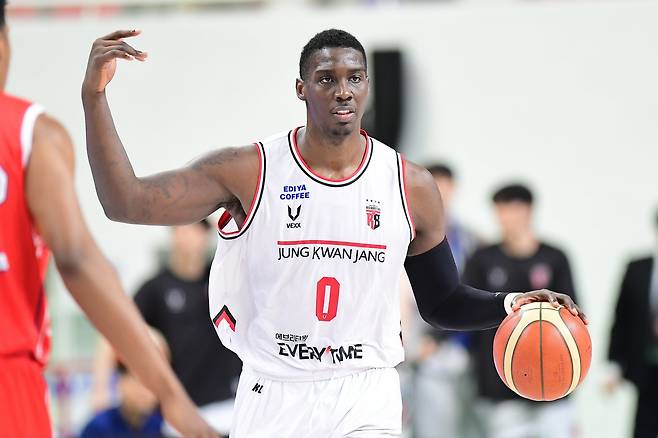 정관장 조니 오브라이언트는 9일 울산서 열린 현대모비스와 원정경기서 18점을 넣으며 팀의 단독 선두 등극에 힘을 보탰다. 사진제공|KBL