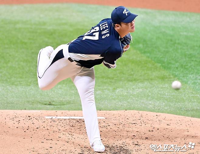 이민석(롯데 자이언츠)이 9일 서울 고척스카이돔에서 열린&nbsp;'2025 네이버 K-베이스볼 시리즈(K-BASEBALL SERIES NAVER)' 체코와 두 번째 평가전에서 2이닝 무실점으로 호투했다. 사진 김한준, 박지영 기자