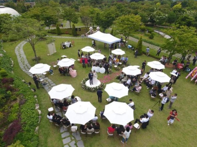 정읍 내장산 숲속 결혼식 모습./사진=전북도