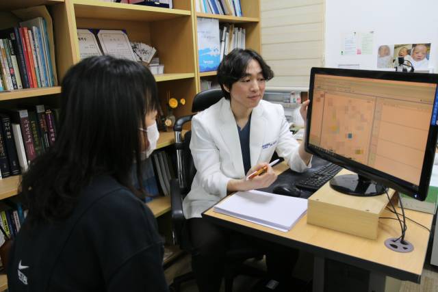 동의대 부속 한방병원 권찬영(한방신경정신과 교수) 화병·스트레스센터장은 “불면증은 다각도의 평가가 중요하며, 원인에 맞는 치료가 성공의 핵심”이라고 밝혔다. 동의의료원 제공