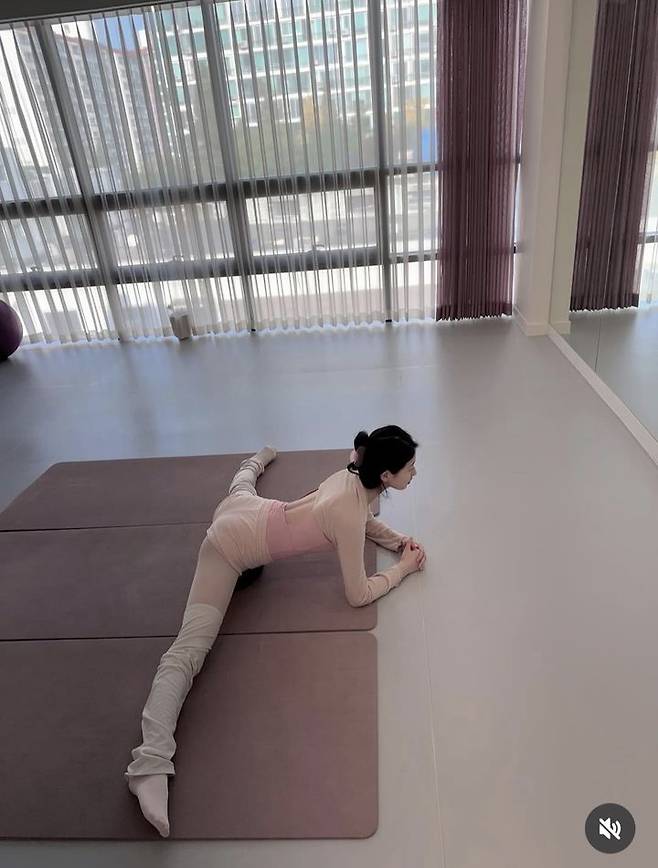 [서울=뉴시스] 수지. (사진=수지 인스타그램 캡처) 2025.11.10. photo@newsis.com *재판매 및 DB 금지