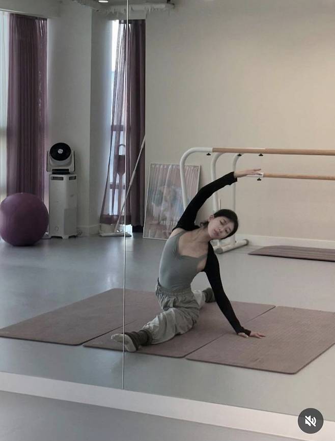 [서울=뉴시스] 수지. (사진=수지 인스타그램 캡처) 2025.11.10. photo@newsis.com *재판매 및 DB 금지