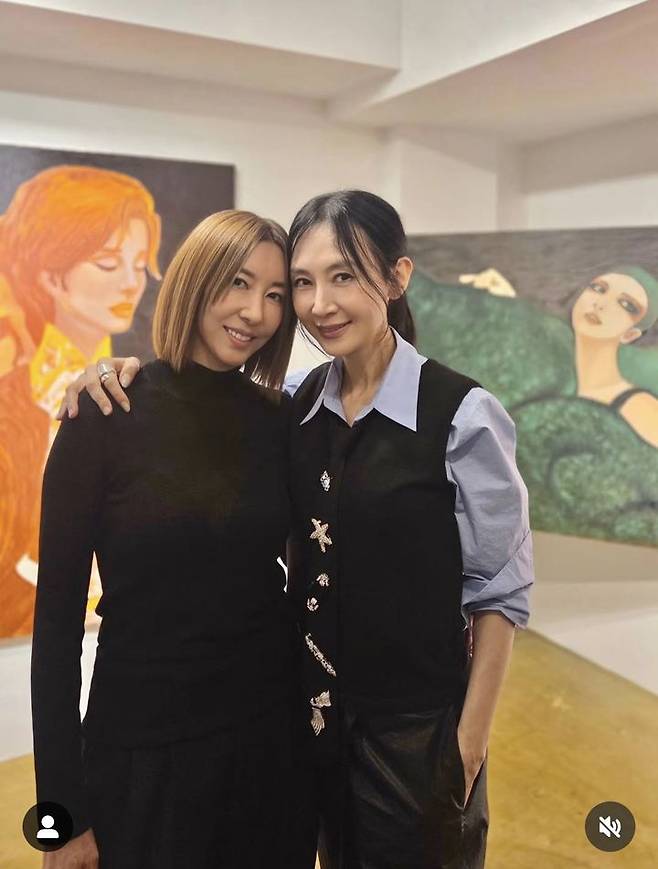 [서울=뉴시스] 김완선(왼쪽), 채시라. (사진=채시라 인스타그램 캡처) 2025.11.10. photo@newsis.com *재판매 및 DB 금지