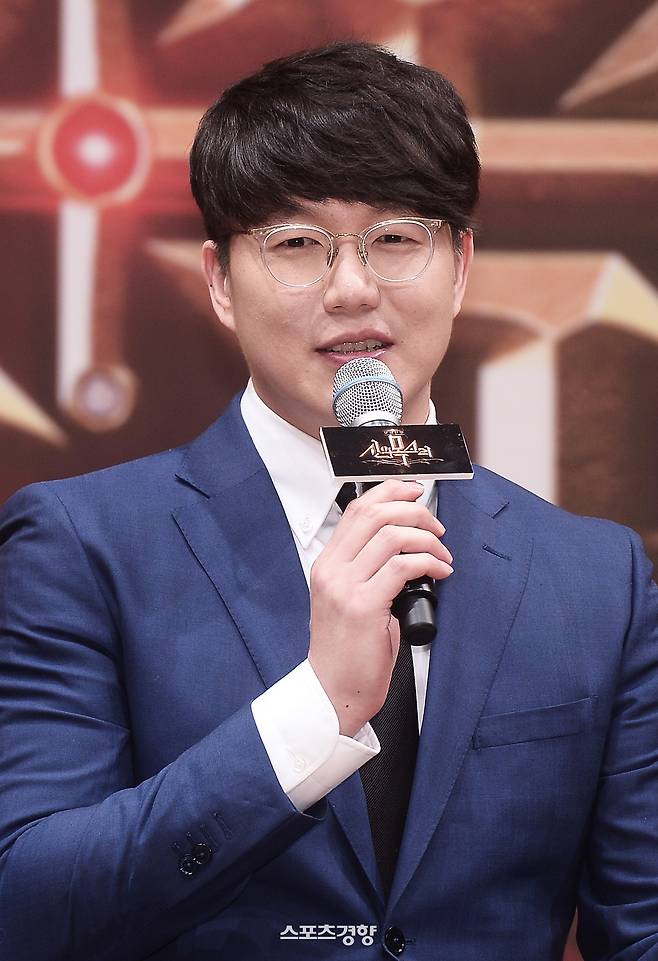 전 매니저 김모씨로부터 금전적 피해를 당한 것으로 알려진 배우 성시경. 사진 이선명 기자 57km@kyunghyang.com