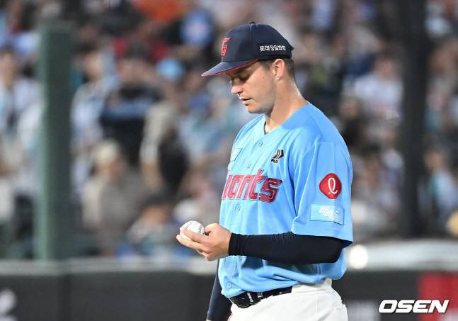 터커 데이비슨.