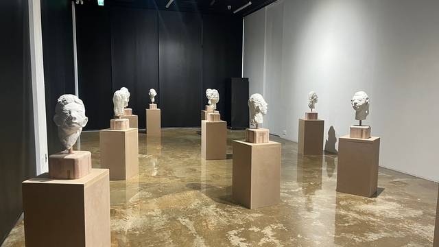 ▲ 충북 청주미술창작스튜디오 이학승 작가 개인전 '보내는 사람: 서나' 전경. /청주시 제공