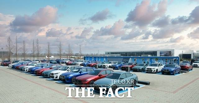 BMW코리아는 11일 전기차 시승 멤버십 'BMW BEV 멤버십'이 운영 6개월 만에 누적 참여 고객 2500명을 돌파했다고 밝혔다. /BMW코리아