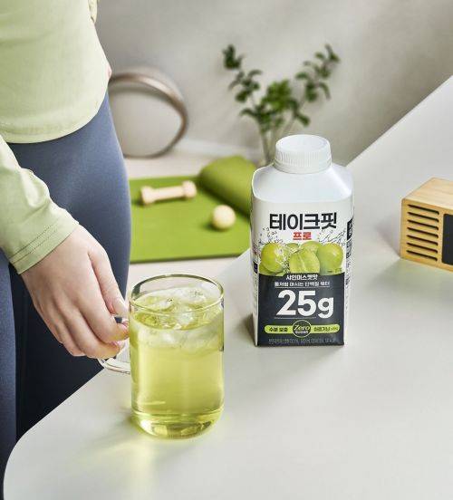 워터형 단백질 음료 '테이크핏 프로 샤인머스캣맛'. 남양유업