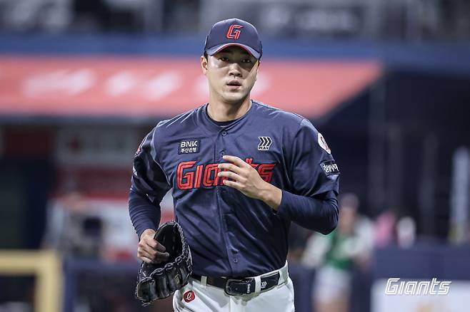 성장 가능성을 보여준 윤성빈이 바쁜 가을을 보내고 있다. 사진=롯데 자이언츠