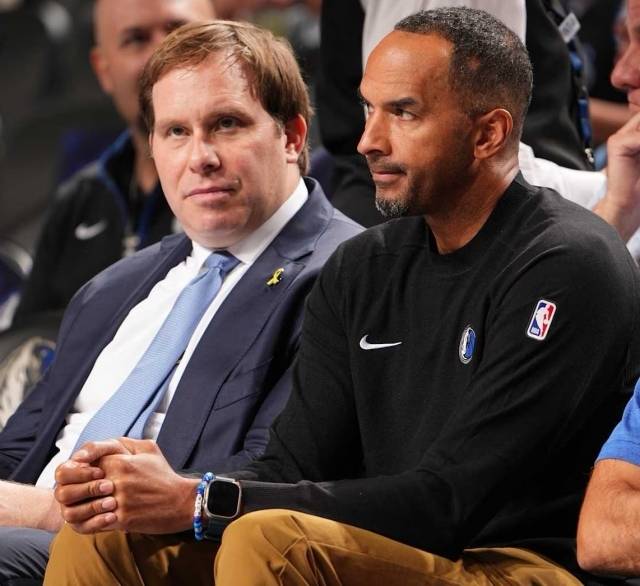 해리슨 단장을 향한 강한 신뢰를 보인 패트릭 듀몽 구단주마저 이제는 해고 카드를 고민할 수밖에 없는 입장이다. 맥마흔은 “돈치치 트레이드 후 듀몽은 ‘우리는 해리슨 단장을 신뢰한다’는 유명한 말을 남겼다. 하지만 지금 내가 할 수 있는 말은 단 하나다. 그 신뢰는 완전히 무너졌다”고 밝혔다. 사진=X