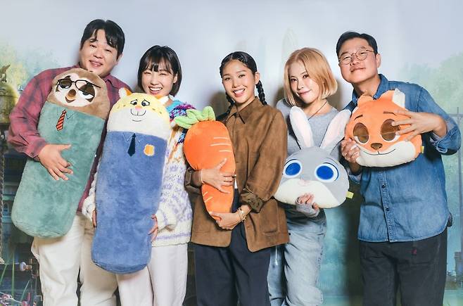 나영석 PD를 비롯해 예상치 못한 멤버들이 '주토피아2'에 스페셜 카메오 더빙으로 캐스팅됐다. 월트디즈니 컴퍼니 코리아 제공