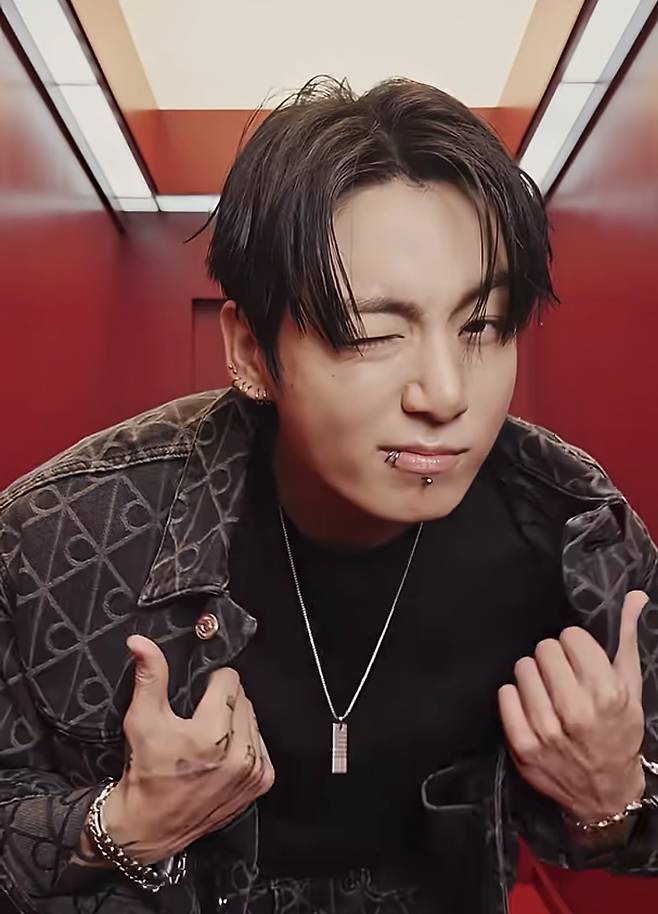 방탄소년단 정국X캘빈클라인, 극강의 섹시 꽃미남..3일만 1000만뷰