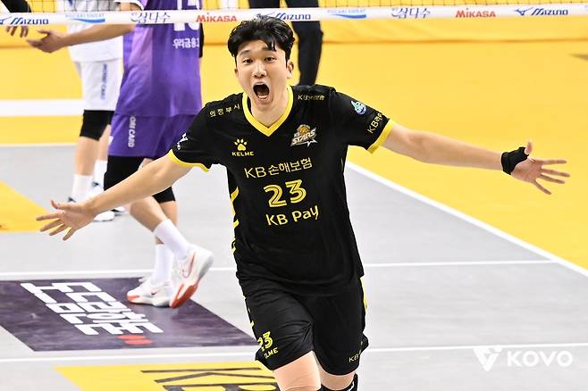 KB손해보험의 미들 블로커 이준영 [한국배구연맹 제공. 재판매 및 DB 금지]