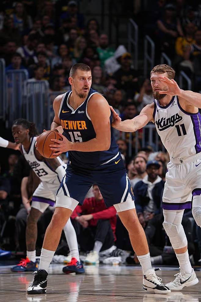 (왼쪽부터) 니콜라 요키치, 도만타스 사보니스