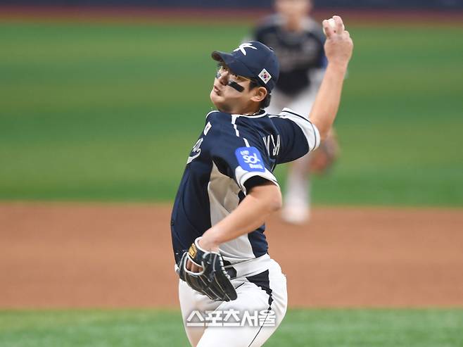 김서현이 9일 서울 고척 스카이돔에서 열린 ‘2025 K-베이스볼 시리즈’ 체코와 2차전 경기에서 역투하고 있다. 고척 | 최승섭기자 thunder@sportsseoul.com