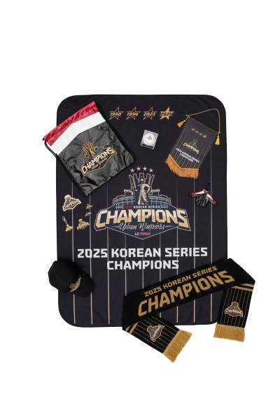 LG 트윈스가 12일 우승굿즈 발매 소식을 전했다. /사진=LG트윈스