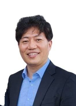 류영철 부산외국어대 글로벌미래융합학부 교수