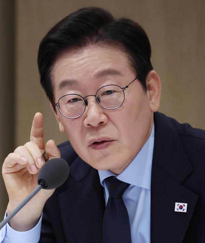 국무회의 주재하는 이재명 대통령 - 이재명 대통령이 지난 11일 용산 대통령실에서 열린 국무회의를 주재하고 있다. 2025.11.11