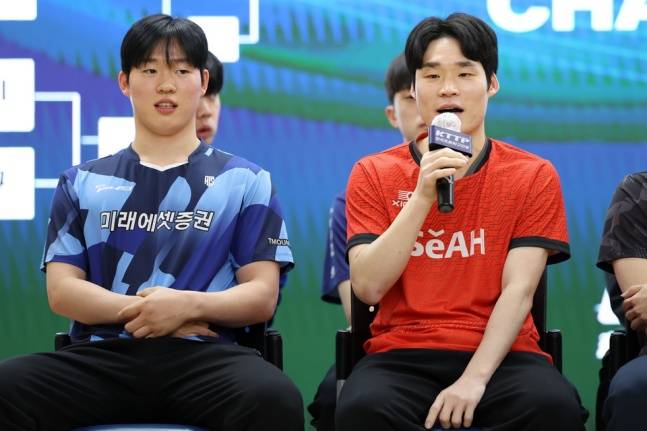 세아의 장우진(오른쪽)이 '2025 두나무 프로탁구리그 파이널스 인 광명시' 미디어데이에 참석했다. /사진=한국프로탁구연맹 제공