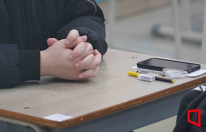 2026학년도 대학수학능력시험이 실시된 13일 오전 서울 용산구 용산고등학교에서 수험생들이 시험 준비를 하고 있다. 사진공동취재단