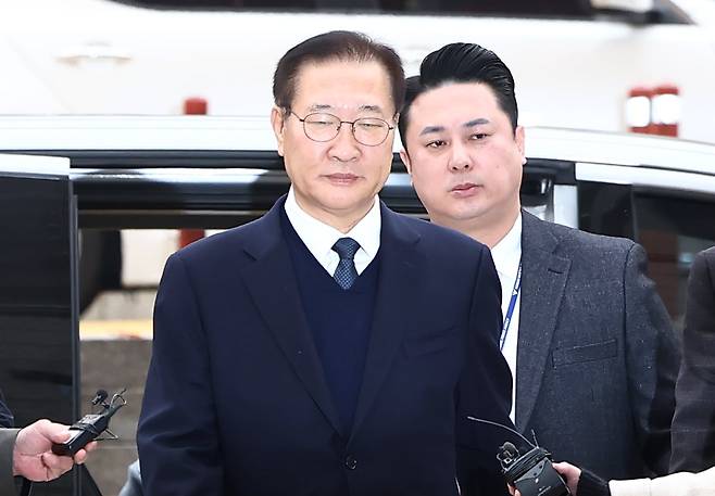 내란 중요임무 종사 및 직권남용 혐의로 구속영장이 청구된 박성재 전 법무부 장관이 13일 오전 서울 서초구 서울중앙지법에서 열린 구속 전 피의자 심문(영장실질심사)에 출석하고 있다. /뉴스1