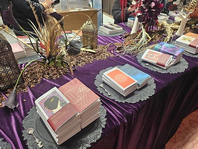 현대백화점 더현대 서울은 지난 4일부터 12일까지 미니 도서전 ‘리딩파티’ 팝업스토어를 열었다. 조아무개씨 제공