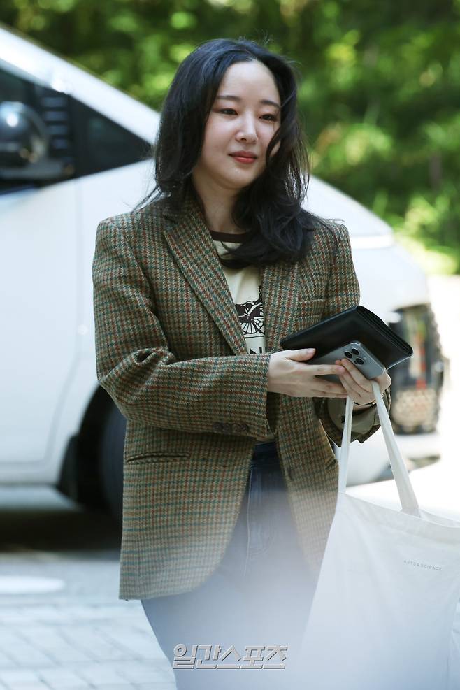 하이브와 민 전 대표 간 주주간계약 해지 및 풋옵션 관련 소송의 마지막 변론기일이 11일 서울중앙지방법원에서 열렸다. 민희진이 출석하고 있다. 서병수 기자 qudtn@edaily.co.kr /2025.09.11/