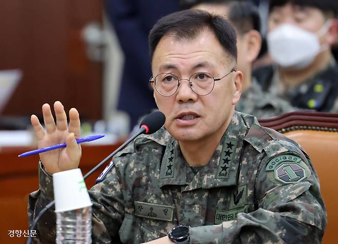 강호필 지상작전사령관이 14일 국회 국방위 회의실에서 열린 국회 내란 혐의 진상규명 국정조사특위에서 의원질의에 답하고 있다.  2025.01.14 박민규 선임기자
