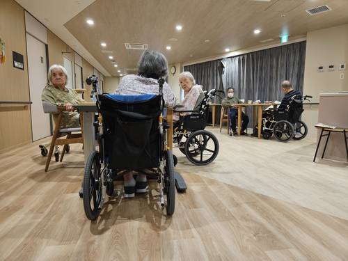 일본 도쿄의 한 요양시설에서 생활중인 후기 고령자들 [도쿄 이승훈 특파원]