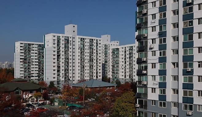임대·분양 아파트 분리 재건축을 추진 중인 서울 강남구 수서1단지 전경.  이승환 기자
