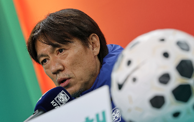 축구 국가대표팀 홍명보 감독이 볼리비아와의 A매치를 하루 앞둔 13일 오후 대전월드컵경기장에서 기자회견을 하고 있다. 사진=연합뉴스 제공