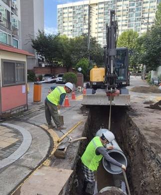 서울 구로구 관내의 노후 하수관로 정비 현장. 구로구청 제공